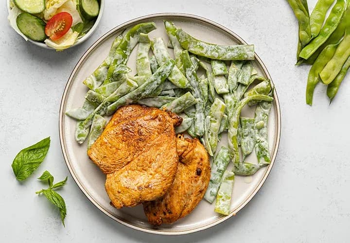 Grilled Chicken with green beans in tahini dip